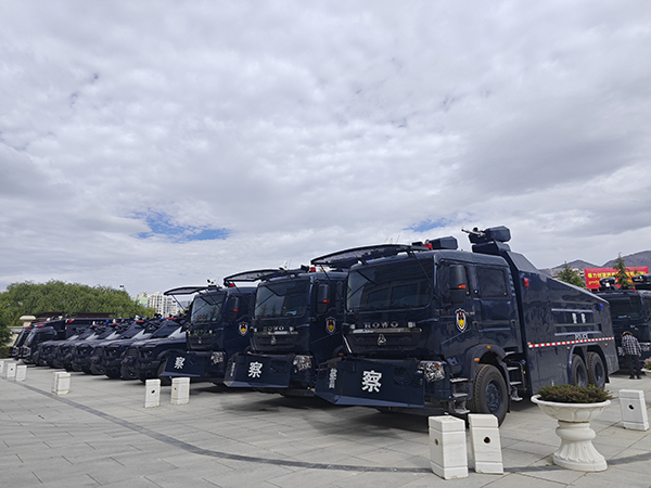 高原特警戰(zhàn)士再添新利器！森源鴻馬裝甲車、布障車、水炮車入伍西藏！(圖2)
