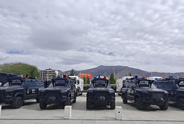 高原特警戰(zhàn)士再添新利器！森源鴻馬裝甲車、布障車、水炮車入伍西藏！(圖3)