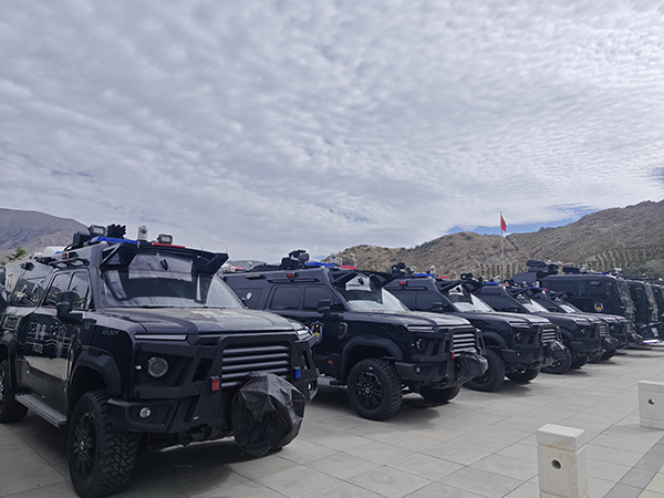 高原特警戰(zhàn)士再添新利器！森源鴻馬裝甲車、布障車、水炮車入伍西藏！(圖4)