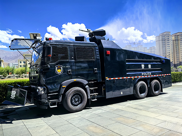 高原特警戰(zhàn)士再添新利器！森源鴻馬裝甲車、布障車、水炮車入伍西藏！(圖6)