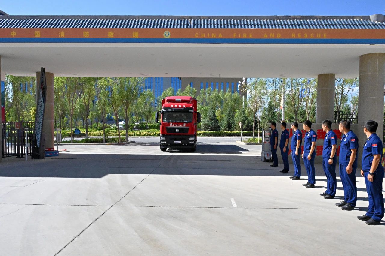 紅門添利劍 新車振斗志——嘉峪關(guān)支隊(duì)再添戰(zhàn)保利器(圖1)