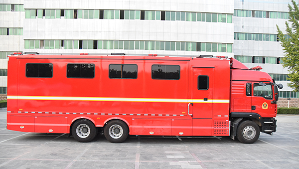 森源鴻馬32人宿營車發(fā)往遼寧(圖4)