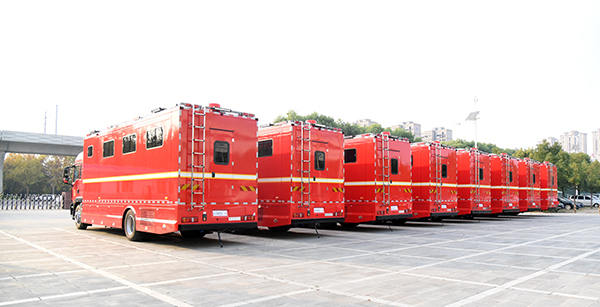 森源鴻馬舉行甘肅森林消防總隊(duì)宿營(yíng)車發(fā)車儀式(圖5)
