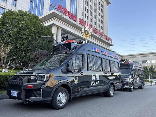 保平安  護(hù)穩(wěn)定——森源鴻馬防暴運(yùn)兵車護(hù)航湖南！(圖1)