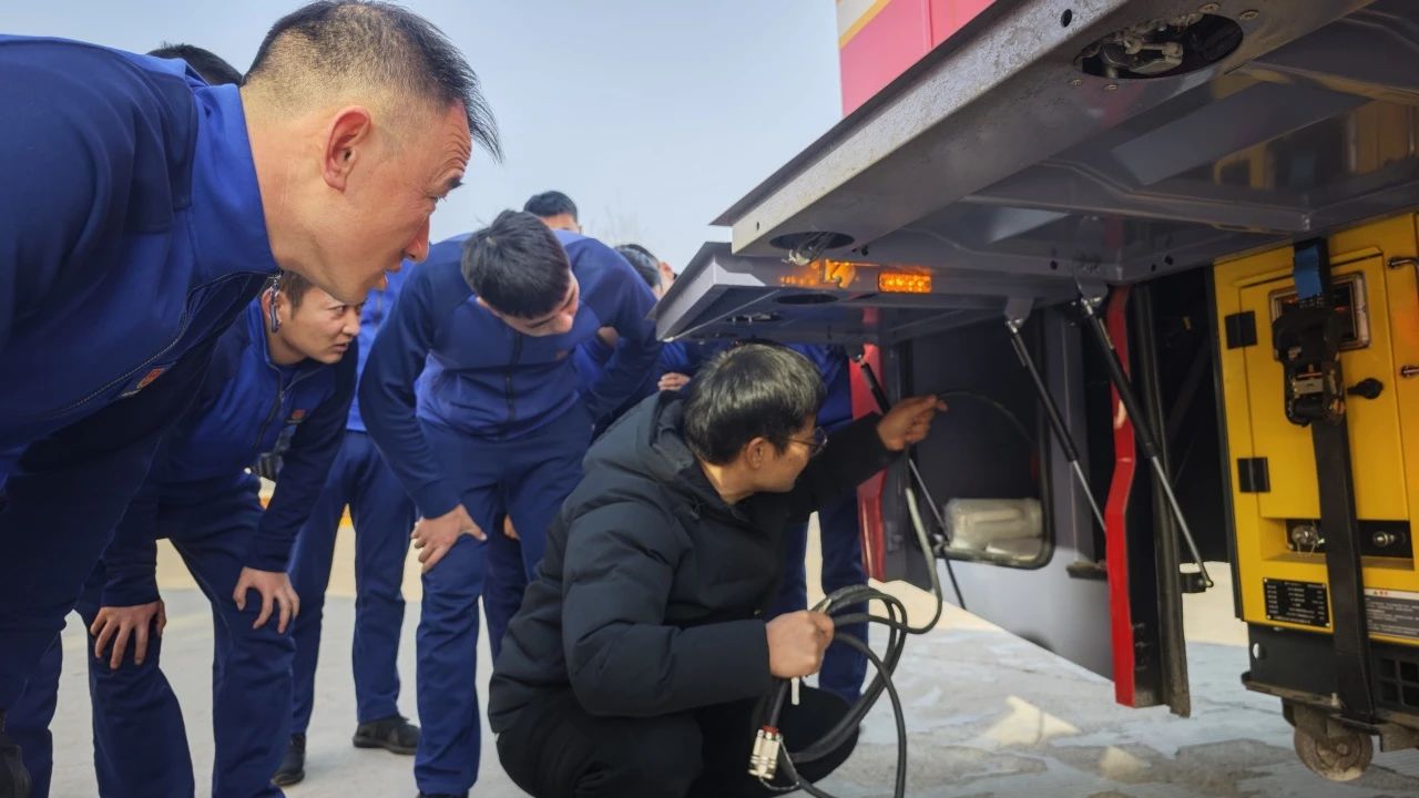 森源鴻馬消防宿營車正式“入列”(圖1)
