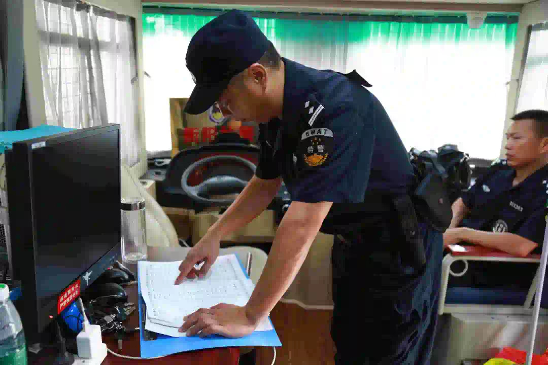 移動警務(wù)室：堅守與擔(dān)當(dāng)，致敬警察節(jié)(圖5)