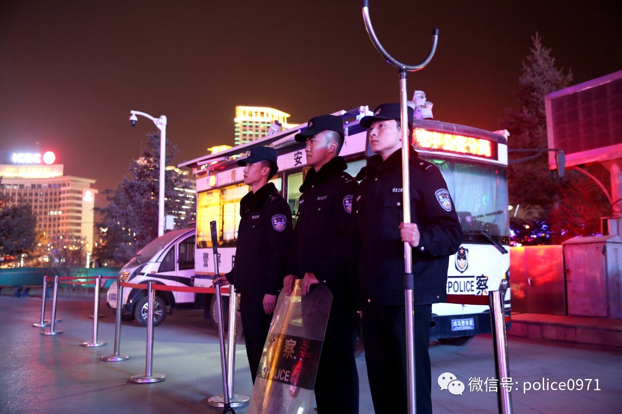 移動警務(wù)室：堅守與擔(dān)當(dāng)，致敬警察節(jié)(圖10)