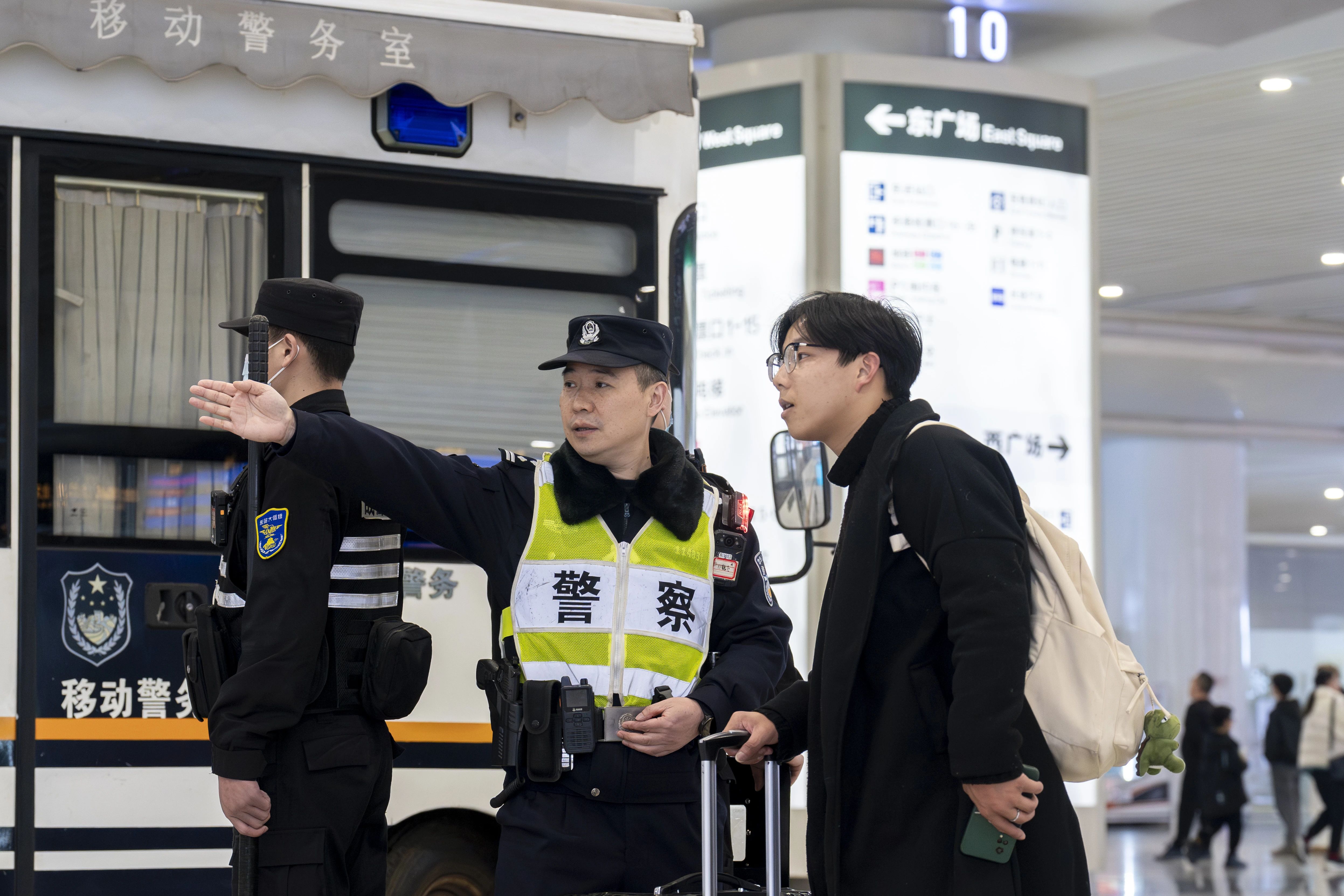 森源鴻馬移動警務室：春節(jié)里的堅守與擔當(圖9)