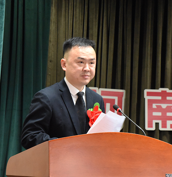 《森源鴻馬最美奮斗者銷售之星李巨淼：十年奮進(jìn)，鑄就輝煌》(圖1)