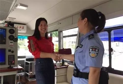 警務(wù)前移 觸角前伸 —— 移動警務(wù)室以 “警” 護春色，用 “心” 筑平安(圖11)