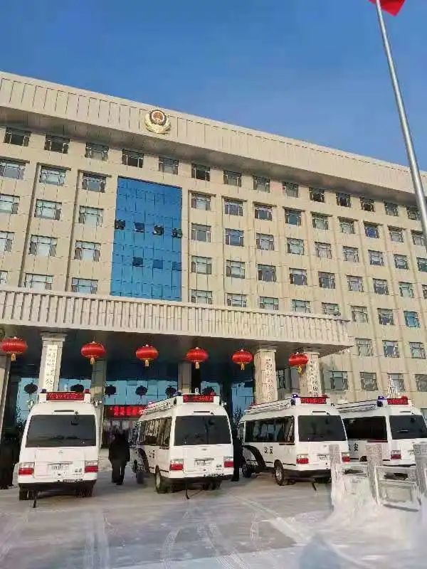 黑龍江大興安嶺公安局舉行“警民直通車”交接儀式(圖3) 黑龍江大興安嶺公安局舉行“警民直通車”交接儀式(圖3)