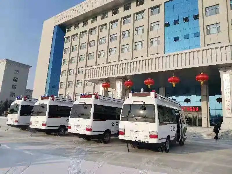 黑龍江大興安嶺公安局舉行“警民直通車”交接儀式(圖5) 黑龍江大興安嶺公安局舉行“警民直通車”交接儀式(圖5)