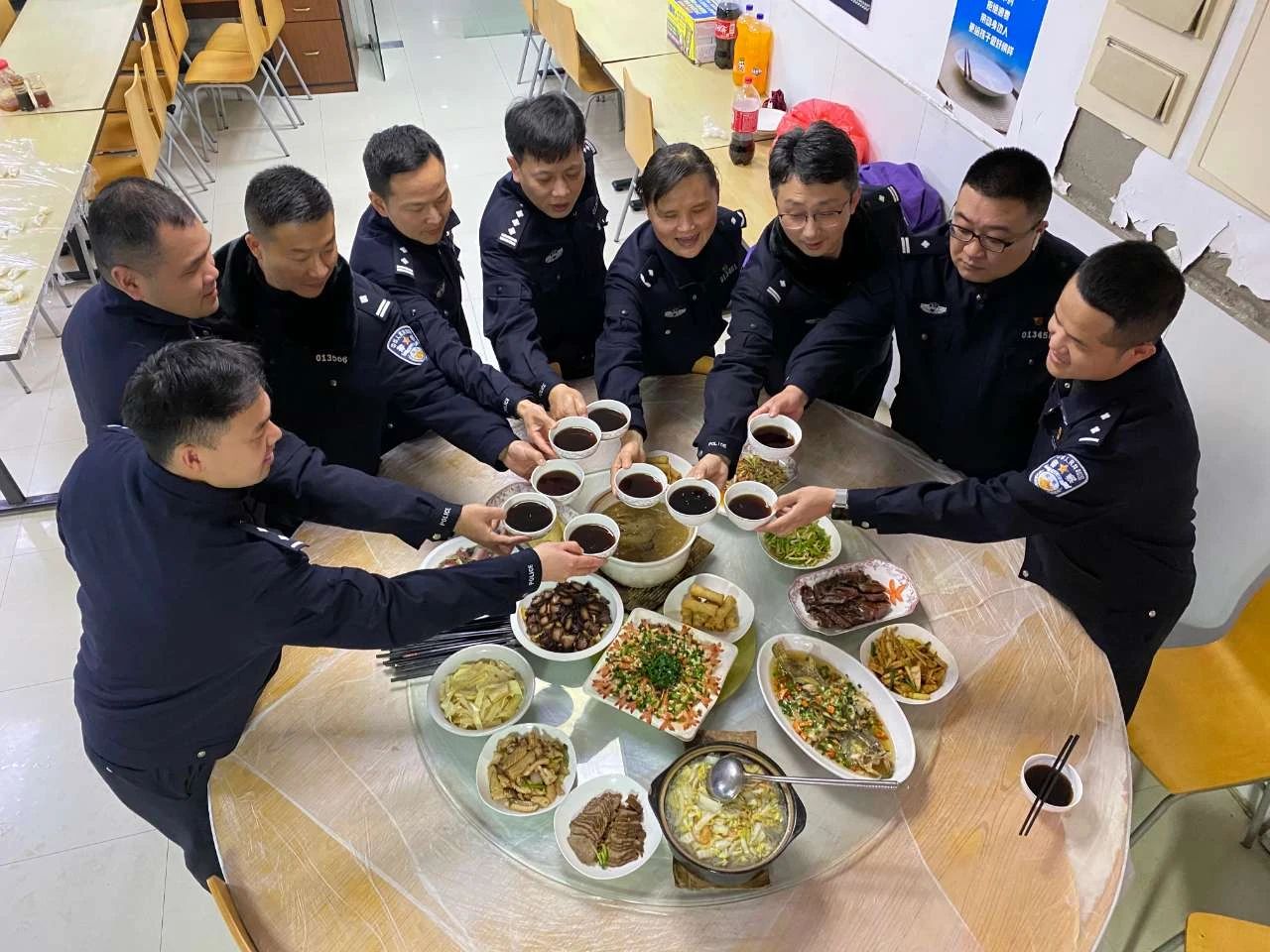忙了一年的他們，春節(jié)都在做什么？(圖6)