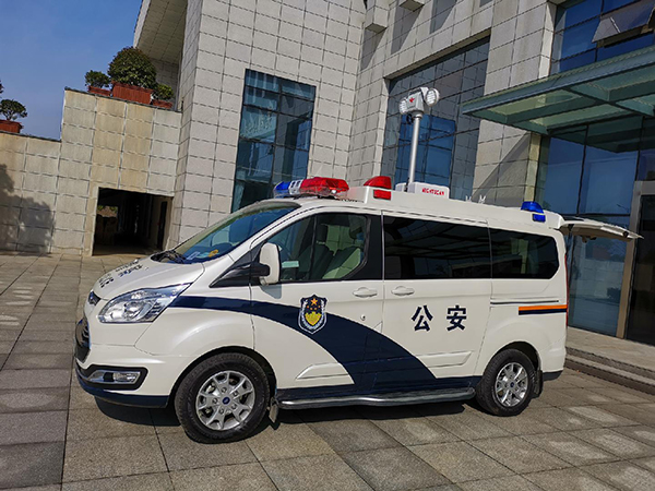 安徽蕪湖刑事勘察車上崗  實現(xiàn)科技強警(圖2)