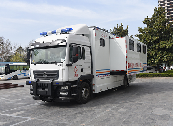 森源鴻馬醫(yī)療宿營(yíng)車——移動(dòng)的多功能宿舍(圖3) 森源鴻馬醫(yī)療宿營(yíng)車——移動(dòng)的多功能宿舍(圖3)
