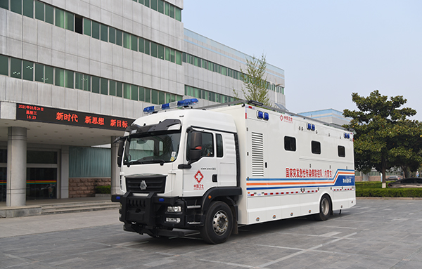 森源鴻馬凈水儲(chǔ)水車(圖1) 森源鴻馬凈水儲(chǔ)水車(圖1)