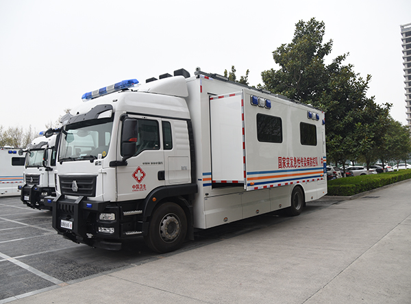 森源鴻馬醫(yī)療通信會商車助推醫(yī)療疾控一線指揮(圖4) 森源鴻馬醫(yī)療通信會商車助推醫(yī)療疾控一線指揮(圖4)