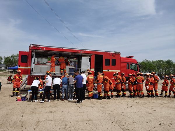 甘肅慶陽市飲食保障車催生戰(zhàn)勤保障戰(zhàn)斗力(圖7) 甘肅慶陽市飲食保障車催生戰(zhàn)勤保障戰(zhàn)斗力(圖7)