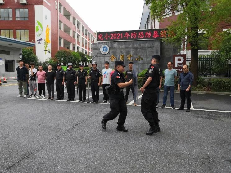 南岳公安分局旅游警察大隊(duì)：鐵肩擔(dān)道義，赤心鑄警魂(圖3)
