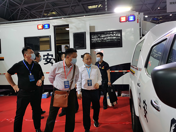 精彩車型矩陣 先進(jìn)技術(shù)實(shí)力——森源鴻馬攜高科技 裝備亮相第十二屆交博會(huì)(圖9) 精彩車型矩陣 先進(jìn)技術(shù)實(shí)力——森源鴻馬攜高科技 裝備亮相第十二屆交博會(huì)(圖9)