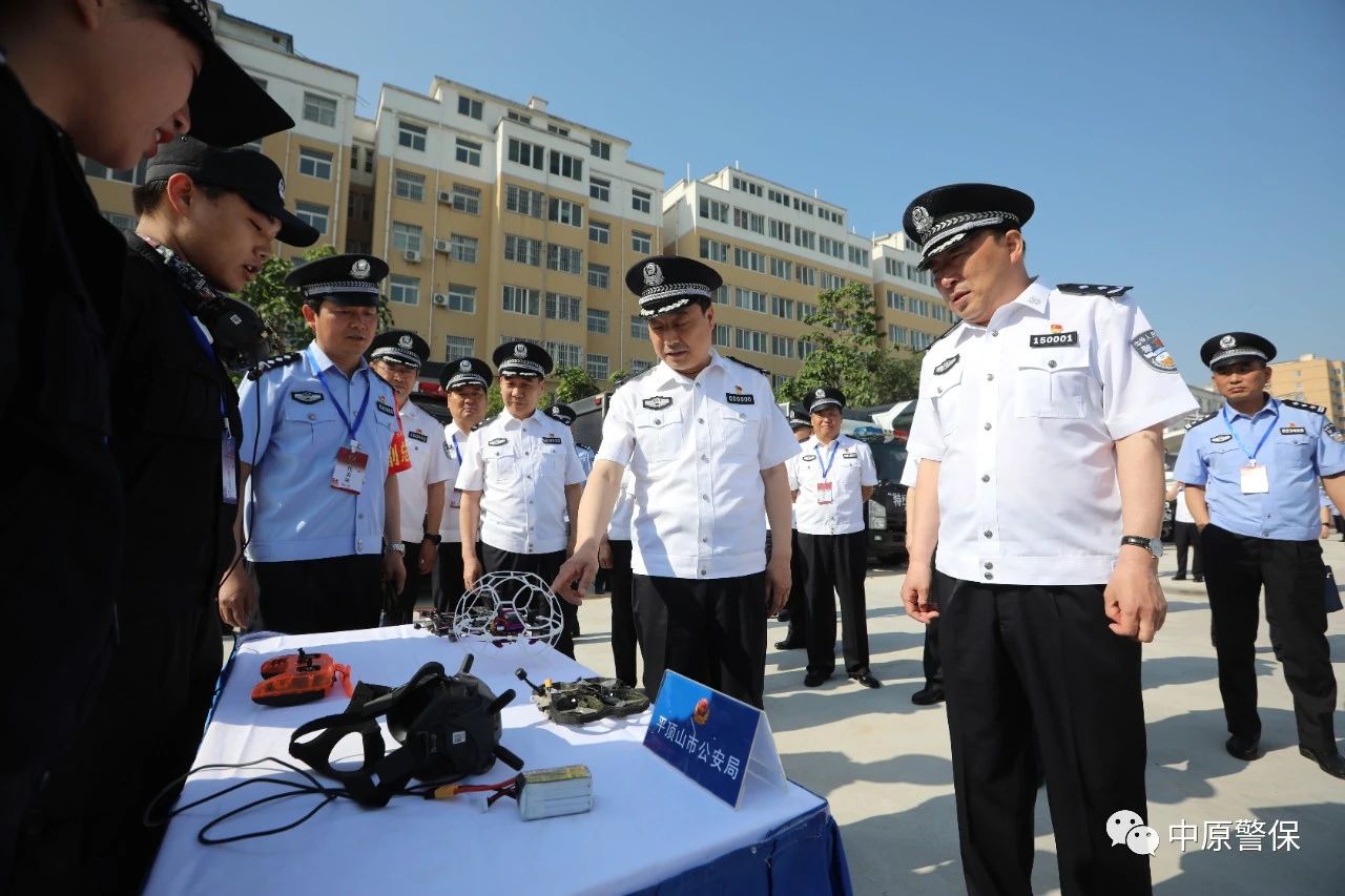 超燃現(xiàn)場(chǎng)！2021河南公安警務(wù)保障部門政治輪訓(xùn)暨大練兵比武演練隆重開幕(圖1)