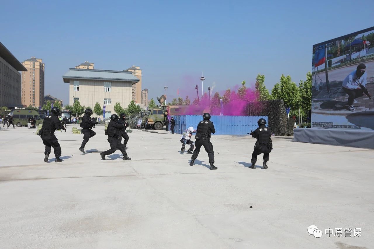 超燃現(xiàn)場(chǎng)！2021河南公安警務(wù)保障部門政治輪訓(xùn)暨大練兵比武演練隆重開幕(圖9)