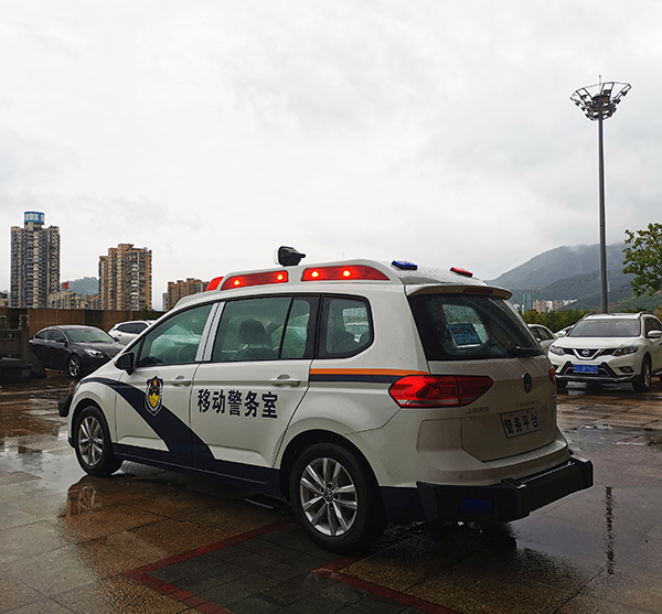 福建福安市多功能移動(dòng)警務(wù)平臺上崗(圖5)