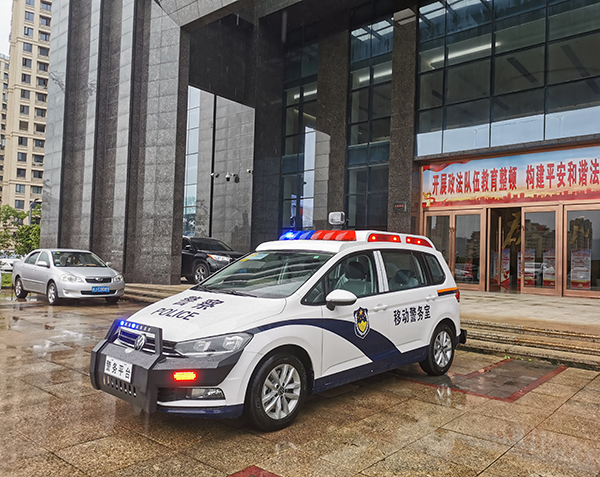福建福安市多功能移動(dòng)警務(wù)平臺上崗(圖3)