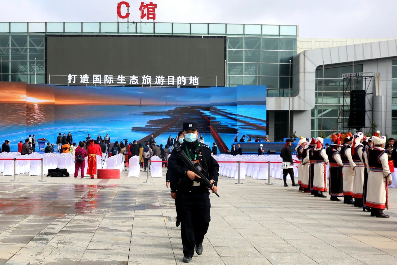 西寧||城中公安分局圓滿完成2021青海文化旅游節(jié)開幕式安保工作(圖9) 西寧||城中公安分局圓滿完成2021青海文化旅游節(jié)開幕式安保工作(圖9)