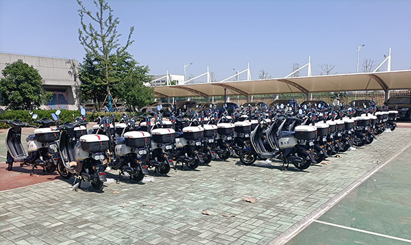 安徽固鎮(zhèn)縣電動(dòng)兩輪巡邏車(chē)上崗(圖3)