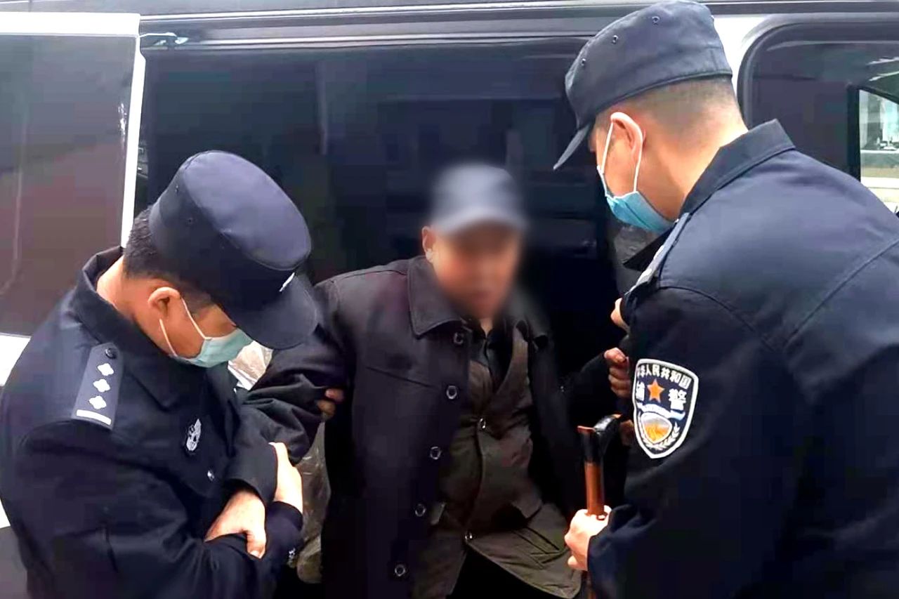 【城中公安】禮讓街派出所幫助走失老人找到家人(圖2) 【城中公安】禮讓街派出所幫助走失老人找到家人(圖2)