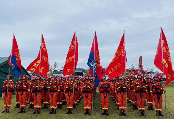江蘇消防救援隊(duì)伍在全省防汛應(yīng)急搶險(xiǎn)救援演練現(xiàn)場(chǎng)練精兵謀打贏 (圖5) 江蘇消防救援隊(duì)伍在全省防汛應(yīng)急搶險(xiǎn)救援演練現(xiàn)場(chǎng)練精兵謀打贏 (圖5)