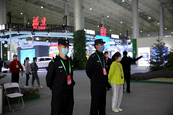 【西寧】城中公安分局圓滿完成首屆中國國際生態(tài)博覽會開幕式安保工作(圖4) 【西寧】城中公安分局圓滿完成首屆中國國際生態(tài)博覽會開幕式安保工作(圖4)