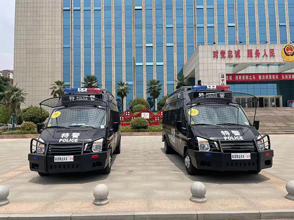 駐馬店遂平縣防暴巡邏車上崗(圖3)