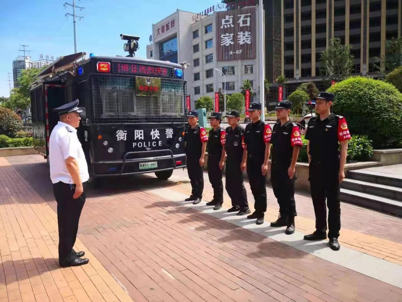 【“平安號”行動】特巡警支隊領導督導城區(qū)街面巡邏防控工作(圖1) 【“平安號”行動】特巡警支隊領導督導城區(qū)街面巡邏防控工作(圖1)