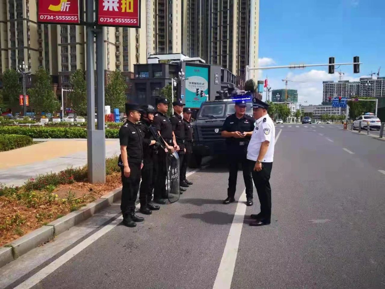 【“平安號”行動】特巡警支隊領導督導城區(qū)街面巡邏防控工作(圖2) 【“平安號”行動】特巡警支隊領導督導城區(qū)街面巡邏防控工作(圖2)