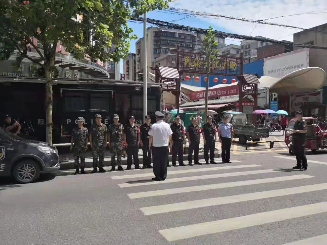 【“平安號”行動】特巡警支隊領導督導城區(qū)街面巡邏防控工作(圖3) 【“平安號”行動】特巡警支隊領導督導城區(qū)街面巡邏防控工作(圖3)