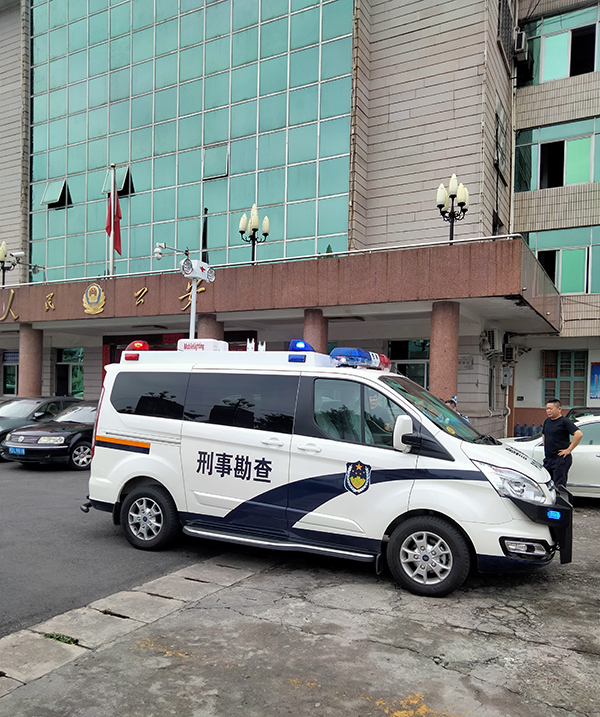 福建南安市刑事勘查車上崗(圖2) 福建南安市刑事勘查車上崗(圖2)