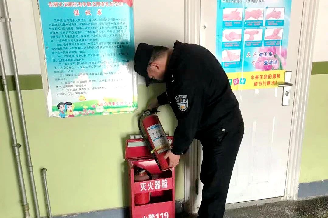 【西寧】城中公安分局圓滿完成2021年中考安保任務(wù)(圖3) 【西寧】城中公安分局圓滿完成2021年中考安保任務(wù)(圖3)