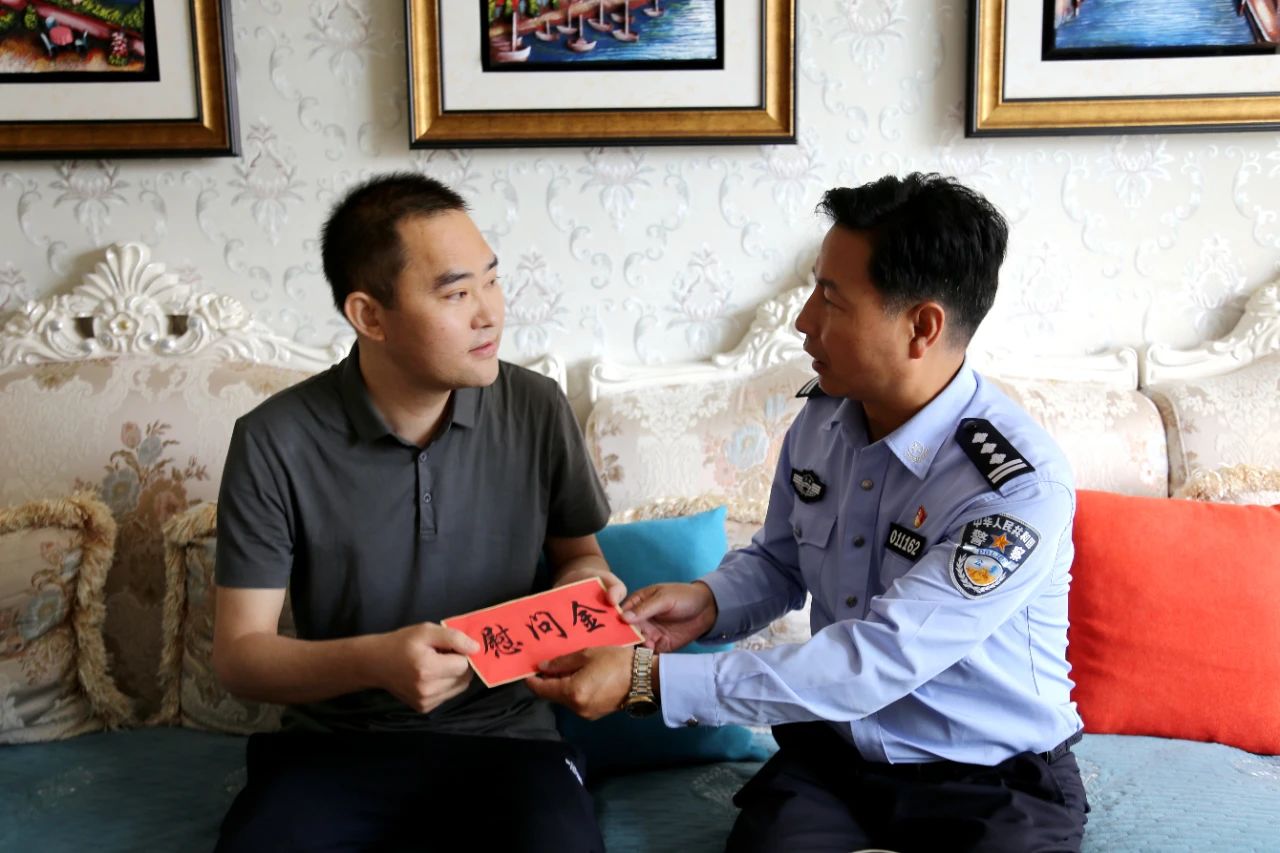 慶祝中國(guó)共產(chǎn)黨成立100周年丨戰(zhàn)時(shí)慰問暖警心，走訪慰問送關(guān)懷(圖7)