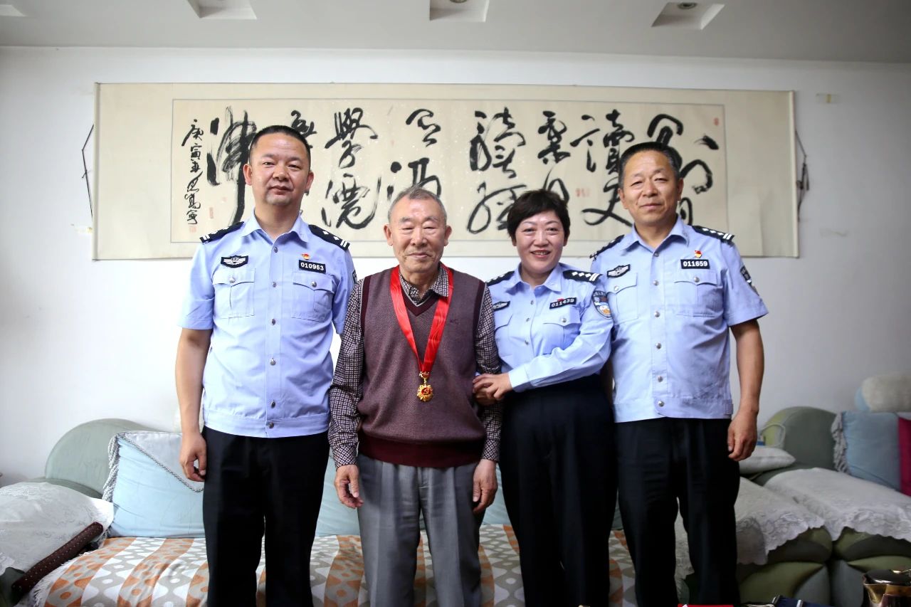 慶祝中國(guó)共產(chǎn)黨成立100周年丨戰(zhàn)時(shí)慰問暖警心，走訪慰問送關(guān)懷(圖10)