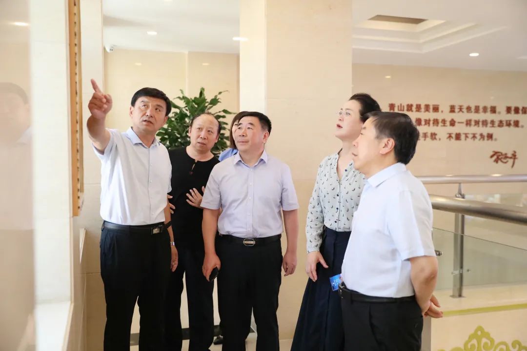 內(nèi)蒙古自治區(qū)檢察院副檢察長鄭錦春一行調(diào)研阿爾山市檢察院公益訴訟工作(圖4) 內(nèi)蒙古自治區(qū)檢察院副檢察長鄭錦春一行調(diào)研阿爾山市檢察院公益訴訟工作(圖4)