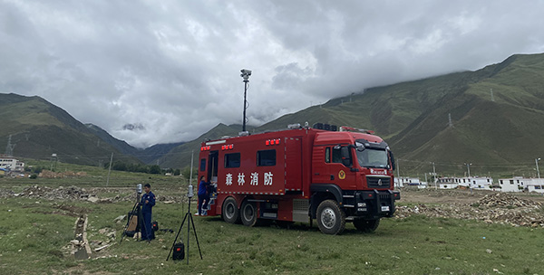 國內(nèi)首臺國六6×6底盤消防衛(wèi)星通信指揮車配發(fā)西藏森林消防救援總隊(duì)(圖8) 國內(nèi)首臺國六6×6底盤消防衛(wèi)星通信指揮車配發(fā)西藏森林消防救援總隊(duì)(圖8)