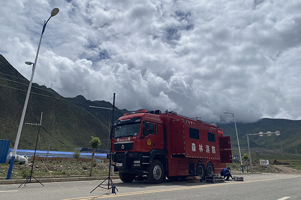 國內(nèi)首臺國六6×6底盤消防衛(wèi)星通信指揮車配發(fā)西藏森林消防救援總隊(duì)(圖12) 國內(nèi)首臺國六6×6底盤消防衛(wèi)星通信指揮車配發(fā)西藏森林消防救援總隊(duì)(圖12)