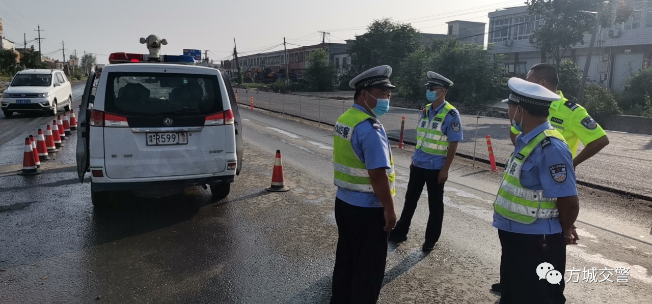 移動警務(wù)平臺構(gòu)建起防疫安全屏障||方城交警、醫(yī)護人員24小時防疫為民守護！(圖8)