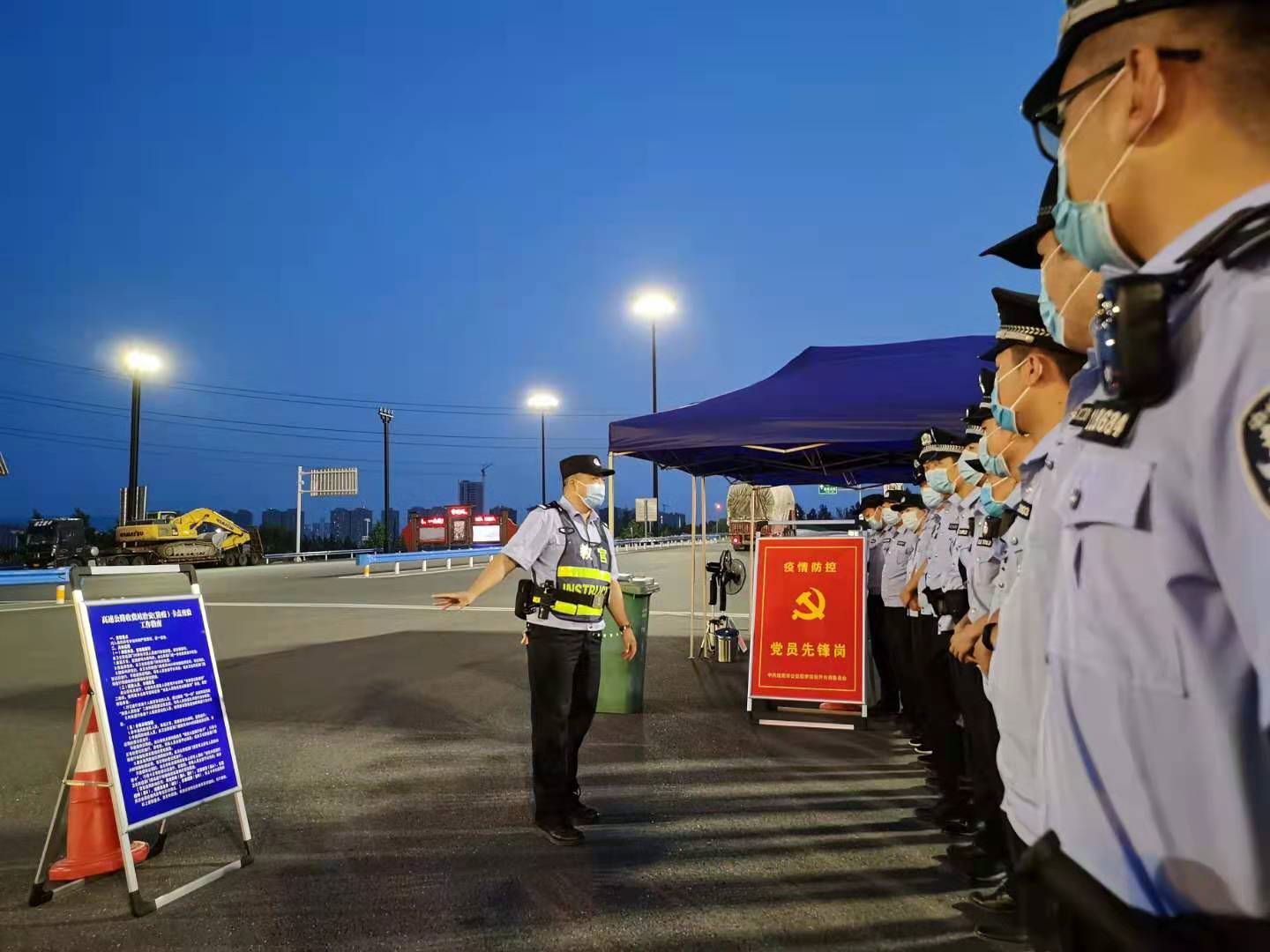 移動警務(wù)室助力洛陽公安最美戰(zhàn)“疫”顏色！(圖5)
