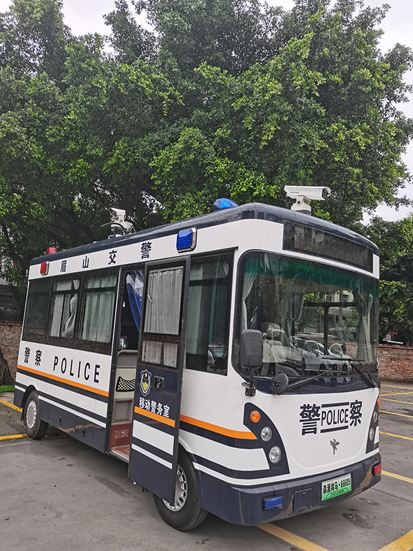 四川眉山市移動(dòng)警務(wù)平臺(tái)上崗，推進(jìn)街面警務(wù)新模式！(圖2)
