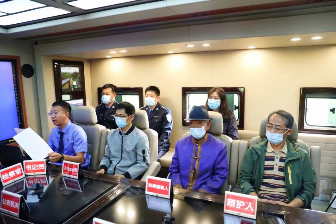 生態(tài)旅游檢察車打通服務(wù)群眾“最后一公里” 化解鄰里矛盾糾紛(圖3) 生態(tài)旅游檢察車打通服務(wù)群眾“最后一公里” 化解鄰里矛盾糾紛(圖3)
