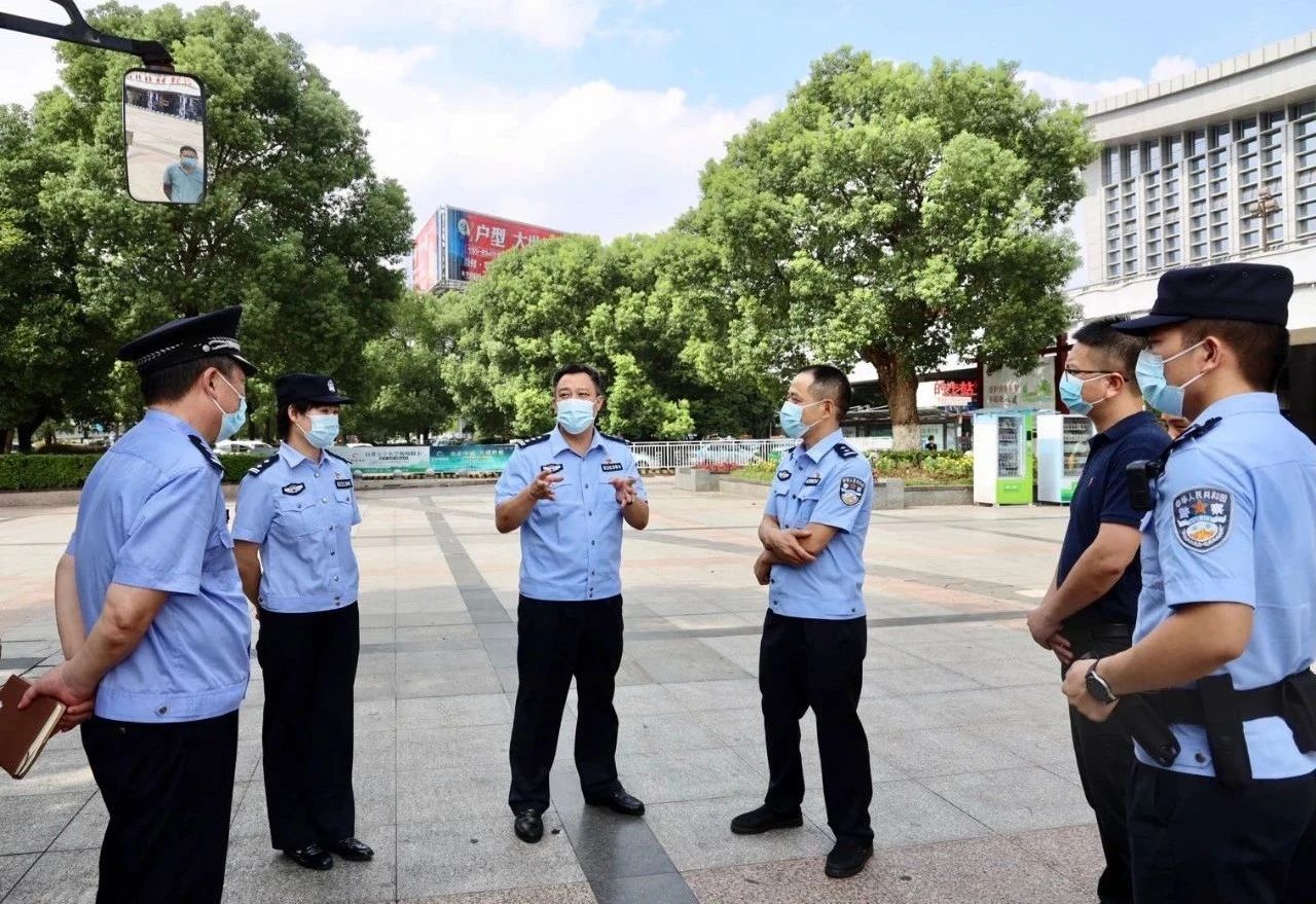 嚴(yán)管“兩站”周邊秩序，擦亮城市 “窗口”名片(圖1)