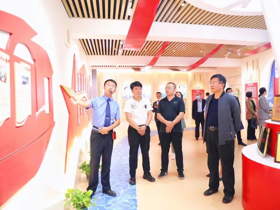 全盟黨史學(xué)習(xí)教育觀摩團(tuán)到阿爾山市檢察院調(diào)研交流黨史學(xué)習(xí)教育工作(圖4) 全盟黨史學(xué)習(xí)教育觀摩團(tuán)到阿爾山市檢察院調(diào)研交流黨史學(xué)習(xí)教育工作(圖4)